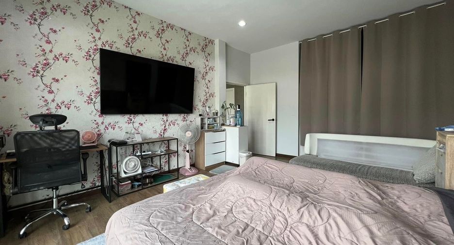 For sale 4 bedrooms house in Bang Khun Thian, Bangkok