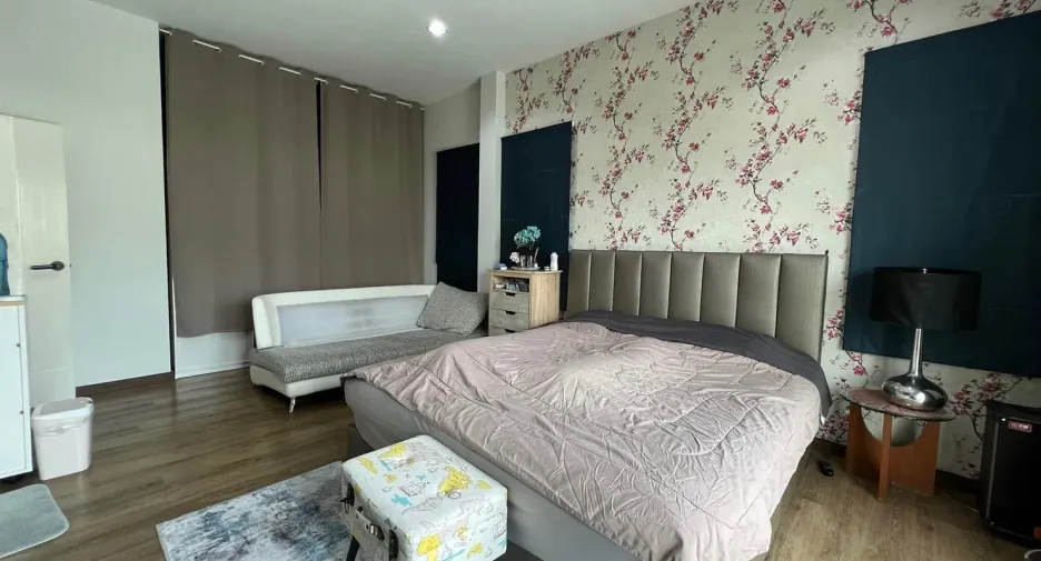 For sale 4 bedrooms house in Bang Khun Thian, Bangkok