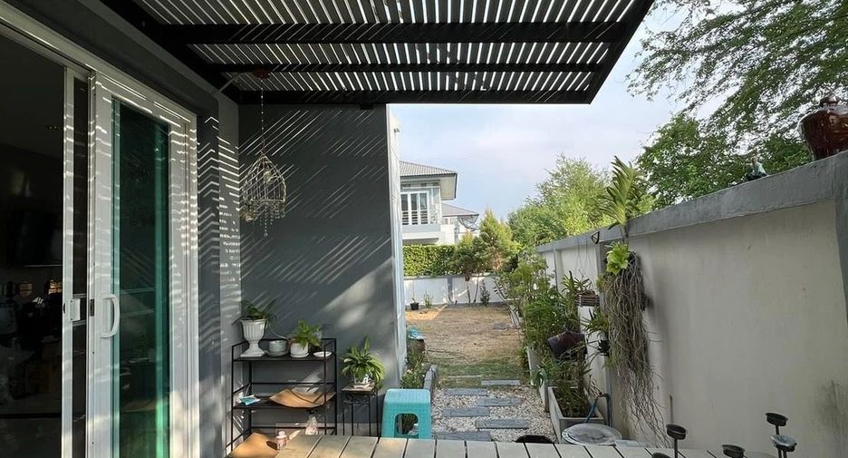 For sale 4 bedrooms house in Bang Khun Thian, Bangkok