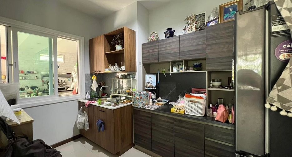 For sale 4 bedrooms house in Bang Khun Thian, Bangkok