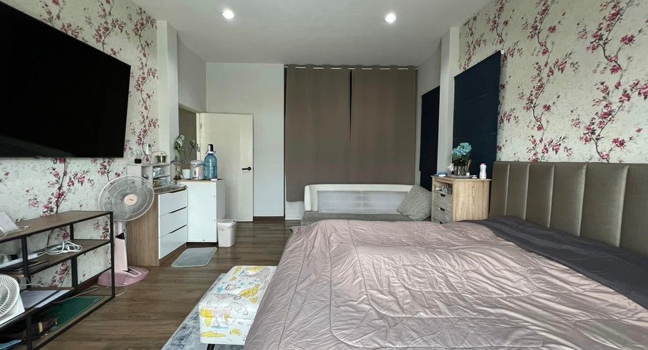 For sale 4 bedrooms house in Bang Khun Thian, Bangkok