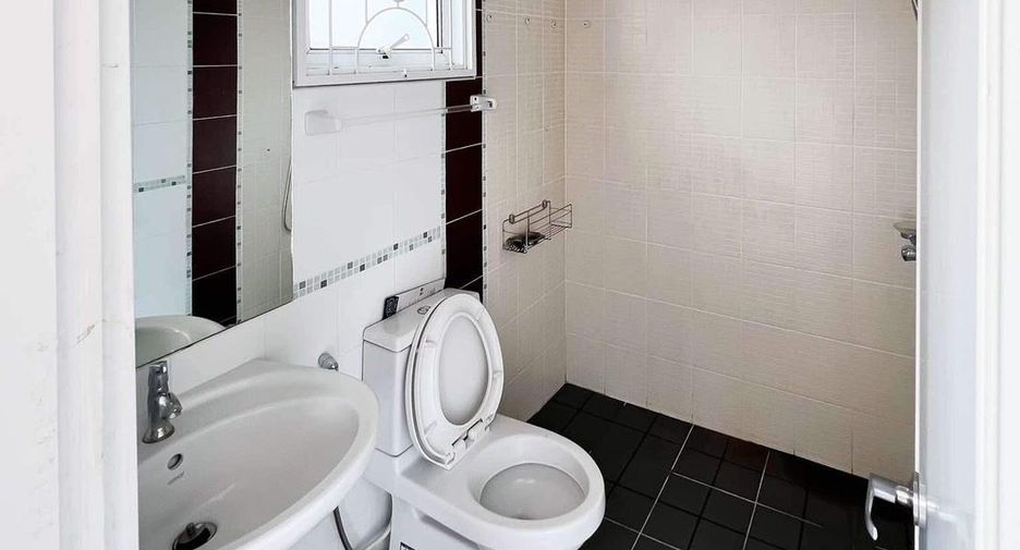 For sale 3 bedrooms house in Nong Chok, Bangkok