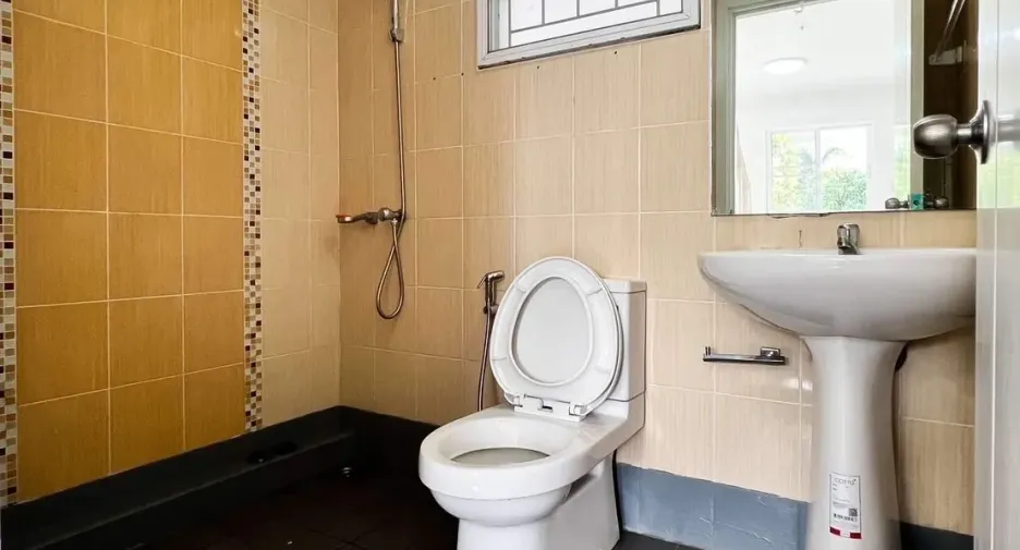 For sale 3 bedrooms house in Nong Chok, Bangkok