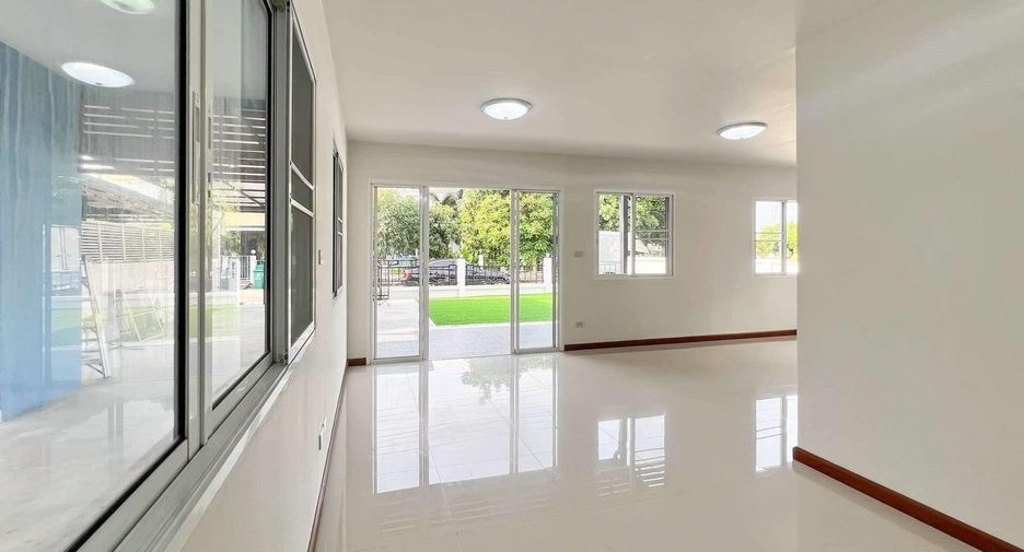 For sale 3 bedrooms house in Nong Chok, Bangkok