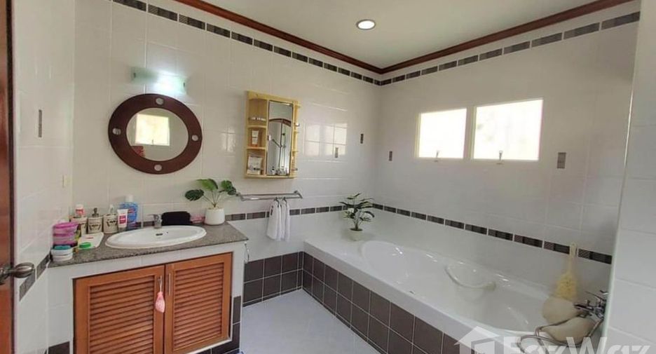 For sale and for rent 3 bedrooms villa in Bang Lamung, Chonburi