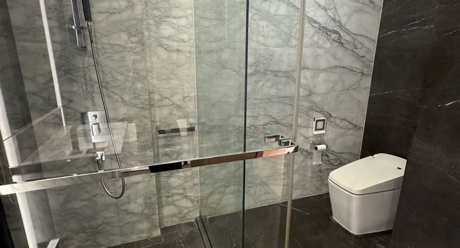 For sale and for rent 2 bedrooms condo in Watthana, Bangkok