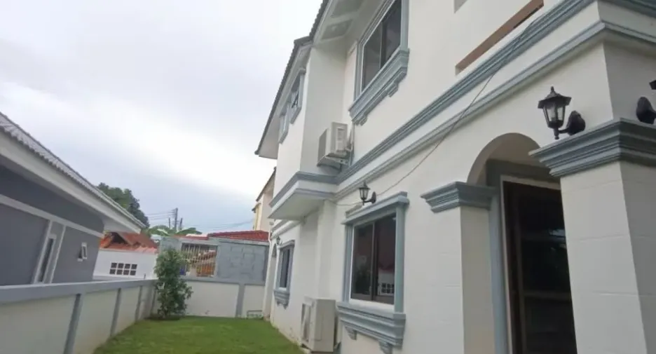 For sale 4 bedrooms house in Bang Lamung, Chonburi