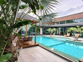 For sale 4 bedrooms villa in Mueang Phuket, Phuket