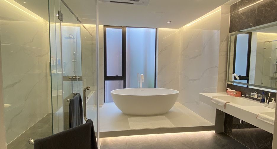 For sale 4 bedrooms house in Watthana, Bangkok