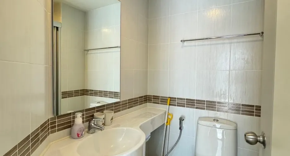 For sale 1 bed condo in Mueang Udon Thani, Udon Thani