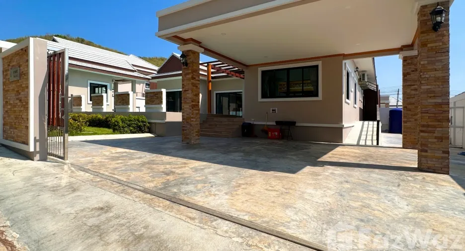 For rent 3 bedrooms villa in Pran Buri, Prachuap Khiri Khan