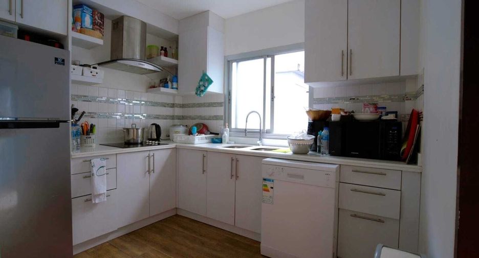 For sale and for rent 3 bedrooms townhouse in Thalang, Phuket