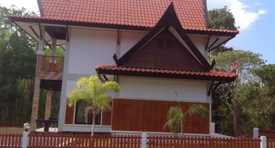 For sale and for rent 3 bedrooms villa in Ko Lanta, Krabi