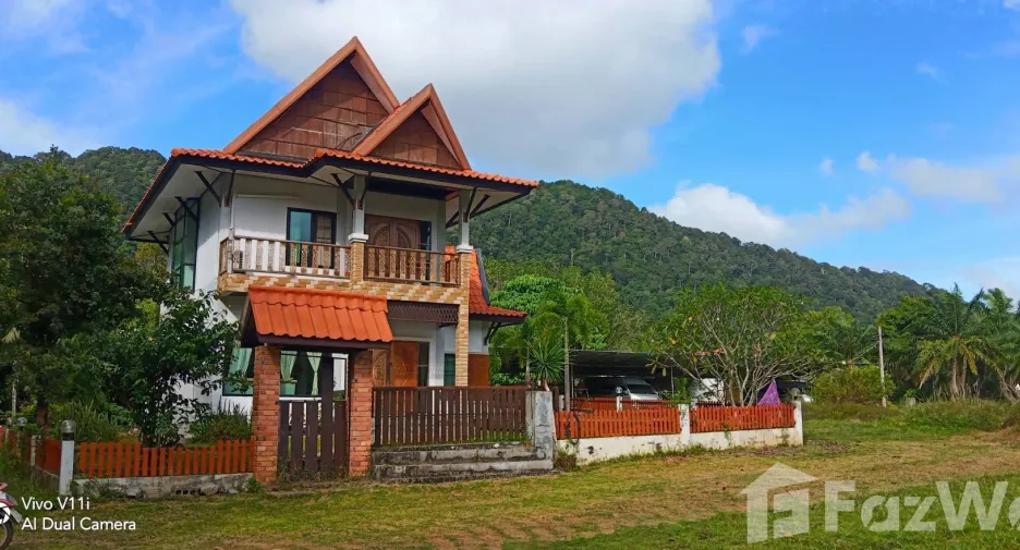 For sale and for rent 3 bedrooms villa in Ko Lanta, Krabi