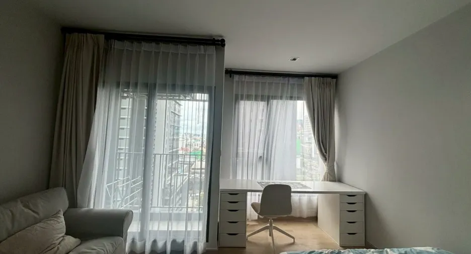 For sale studio condo in Huai Khwang, Bangkok