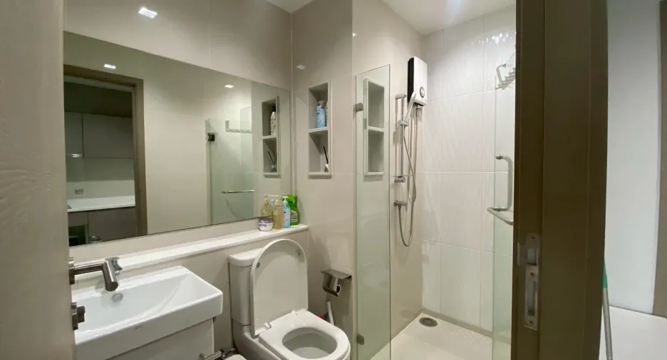 For sale studio condo in Huai Khwang, Bangkok