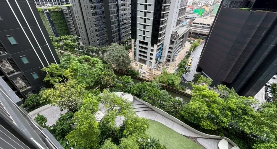 For sale studio condo in Huai Khwang, Bangkok