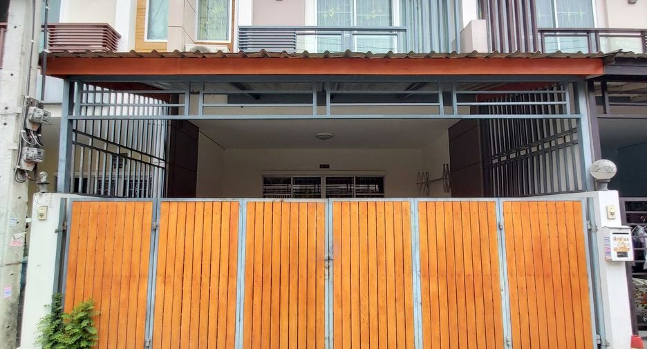 For sale 3 bedrooms townhouse in Min Buri, Bangkok