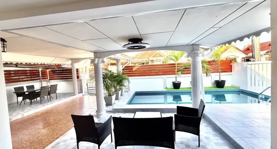 Haus zum Kauf mit 4 Zimmer in Bang Lamung, Chonburi
