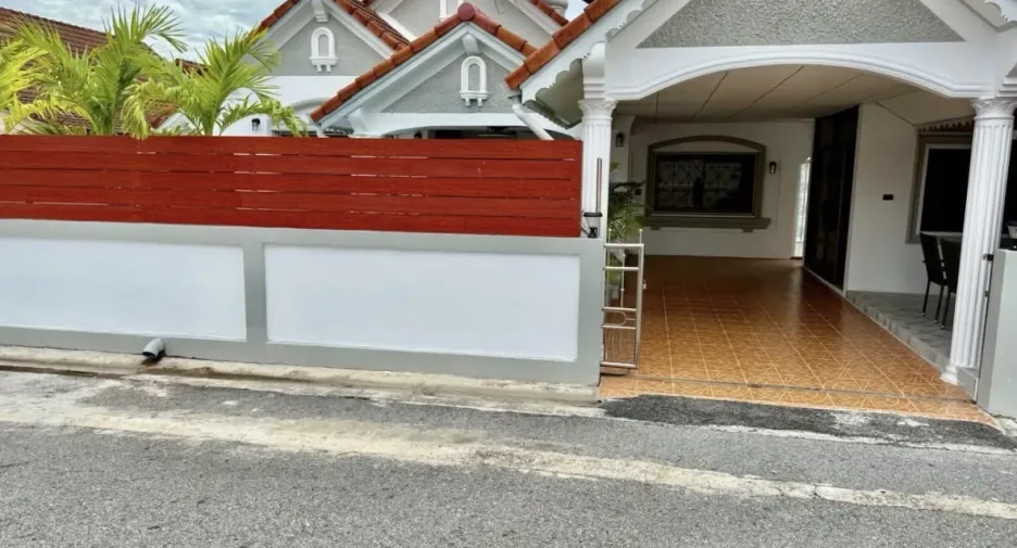 Haus zum Kauf mit 4 Zimmer in Bang Lamung, Chonburi