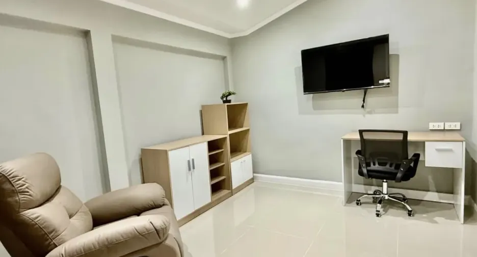 Haus zum Kauf mit 4 Zimmer in Bang Lamung, Chonburi