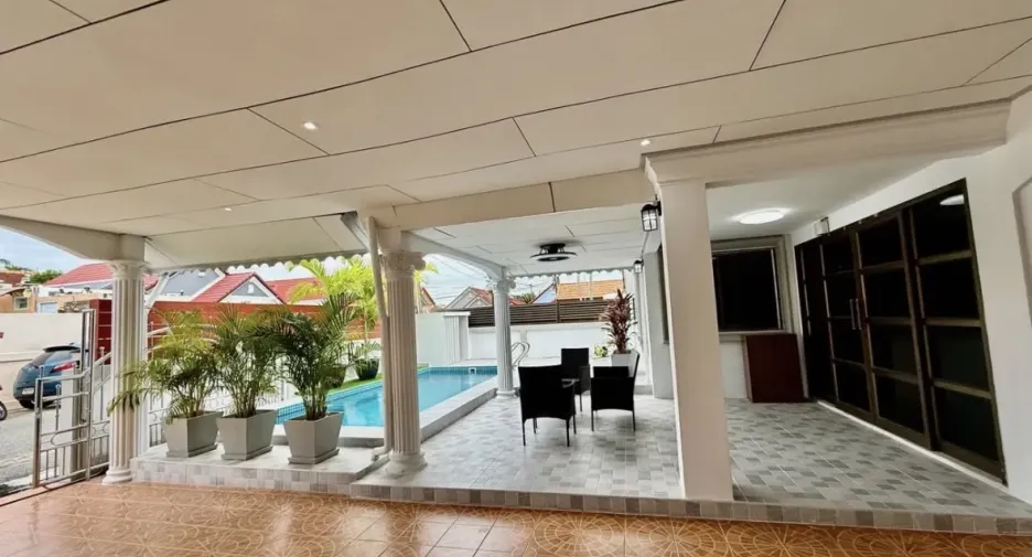 Haus zum Kauf mit 4 Zimmer in Bang Lamung, Chonburi