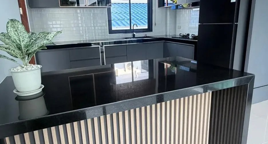 Haus zur Miete mit 4 Zimmer in Mueang Phuket, Phuket