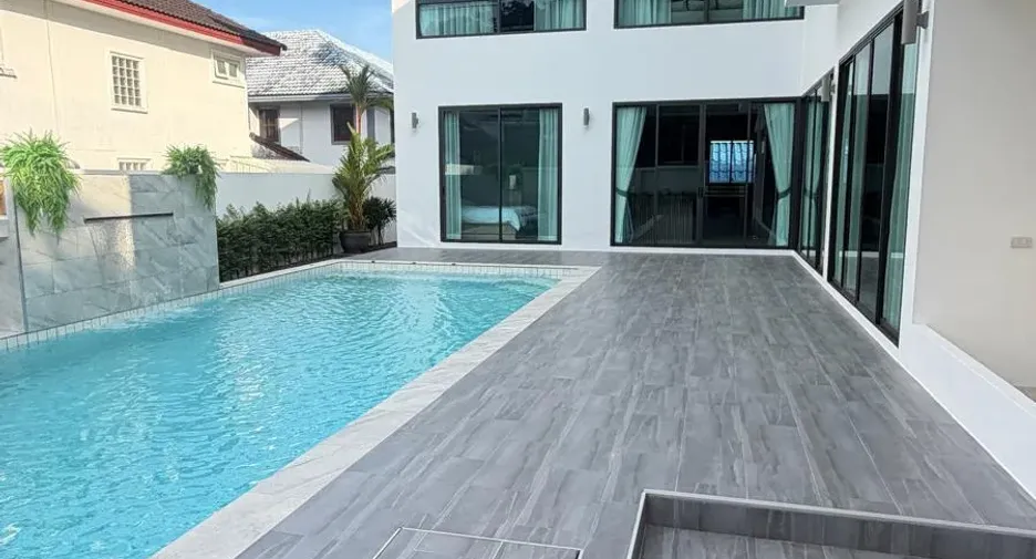 Haus zur Miete mit 4 Zimmer in Mueang Phuket, Phuket