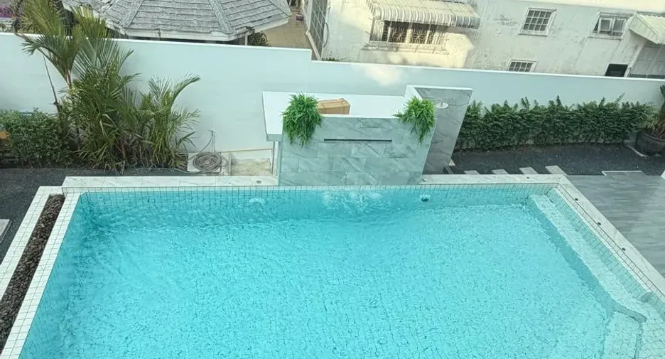 Haus zur Miete mit 4 Zimmer in Mueang Phuket, Phuket