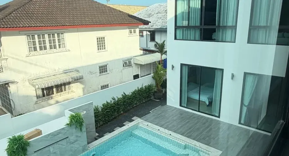 Haus zur Miete mit 4 Zimmer in Mueang Phuket, Phuket