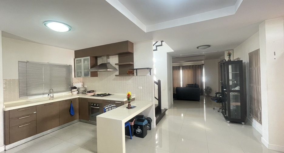 Продажа 3 спальни дом в Банг Ламунг, Чонбури