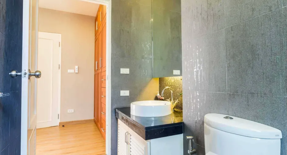 For sale 2 ベッドルーム condo in Cha Am, Phetchaburi