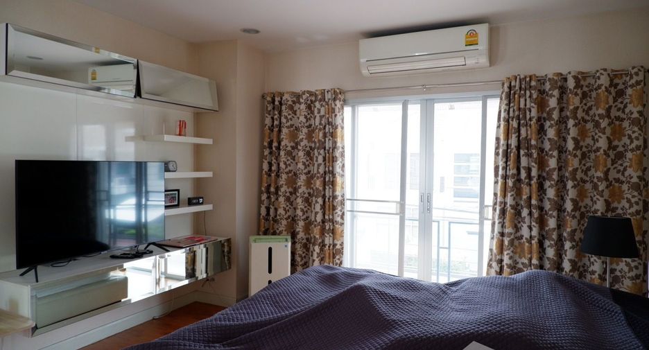 For sale 3 bedrooms house in Saphan Sung, Bangkok