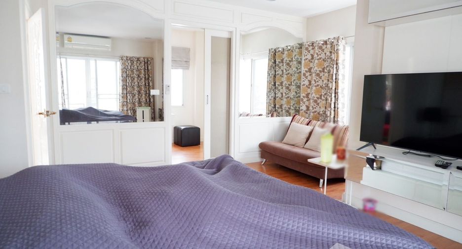 For sale 3 bedrooms house in Saphan Sung, Bangkok