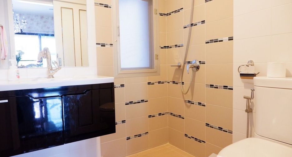 For sale 3 bedrooms house in Saphan Sung, Bangkok