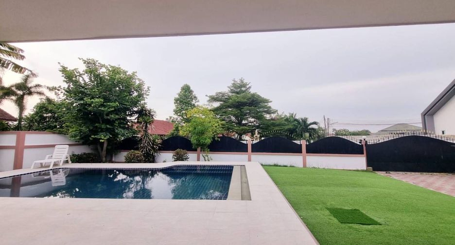 For rent 3 bedrooms villa in Bang Lamung, Chonburi