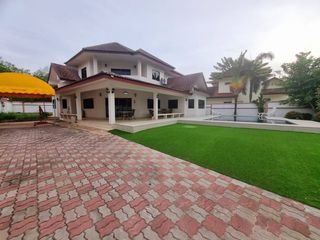 For Rent 3 Bedroom Villa In Bang Lamung, Chonburi