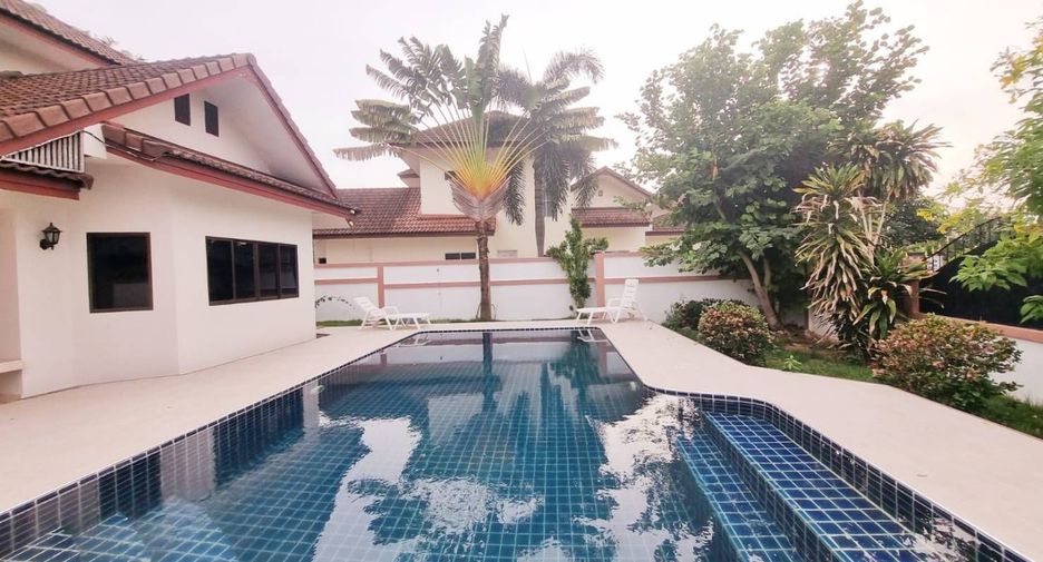 For rent 3 bedrooms villa in Bang Lamung, Chonburi