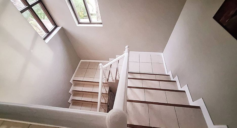 For rent 3 bedrooms villa in Bang Lamung, Chonburi