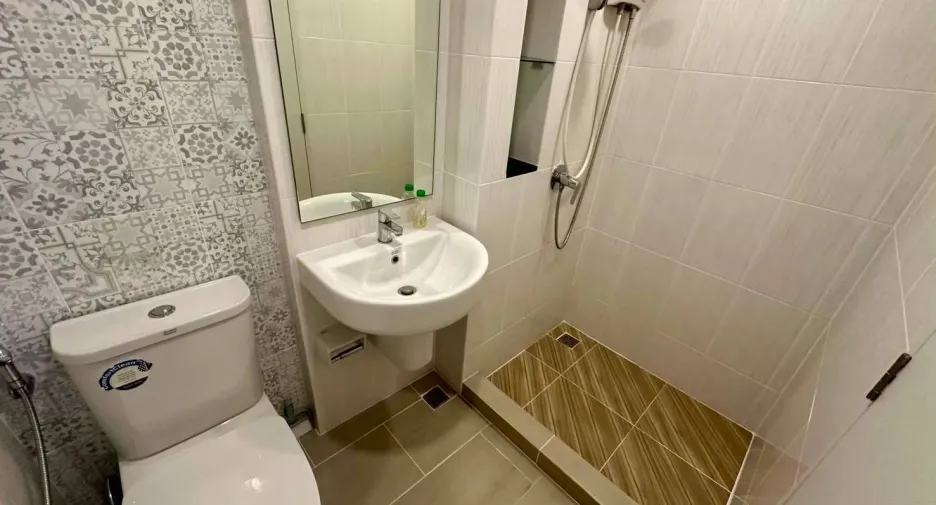 For sale 1 bed condo in Min Buri, Bangkok