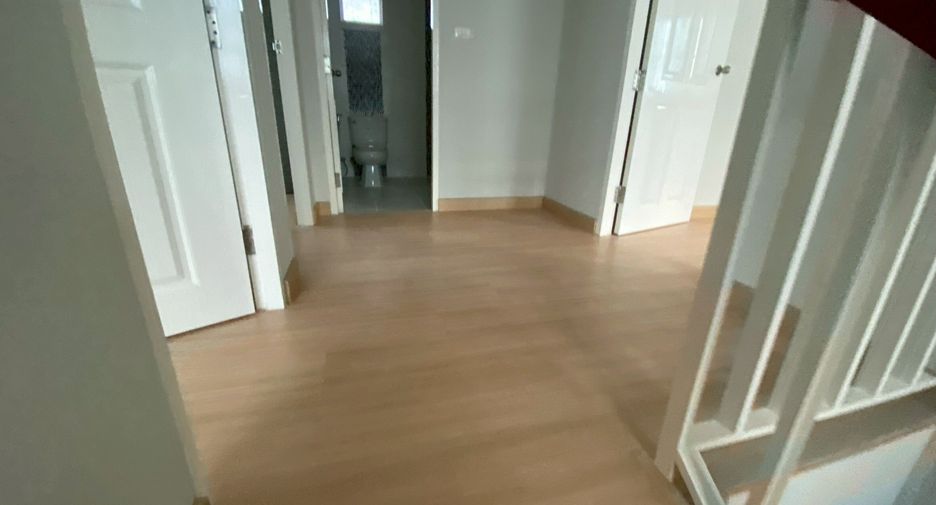 For rent 3 bedrooms house in San Kamphaeng, Chiang Mai