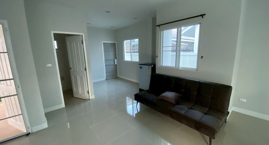 For rent 3 bedrooms house in San Kamphaeng, Chiang Mai