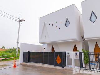 For rent 4 bedrooms villa in Bang Lamung, Chonburi