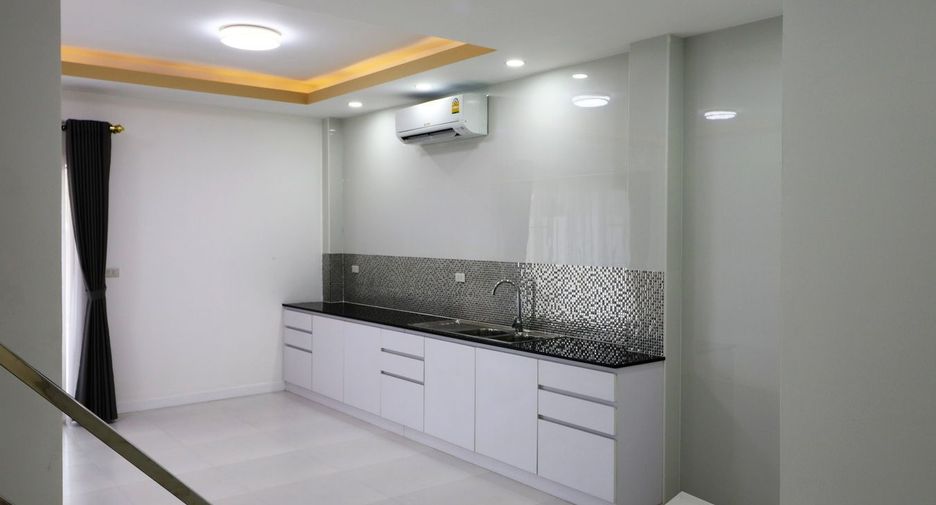 For sale 4 bedrooms house in Chum Phae, Khon Kaen