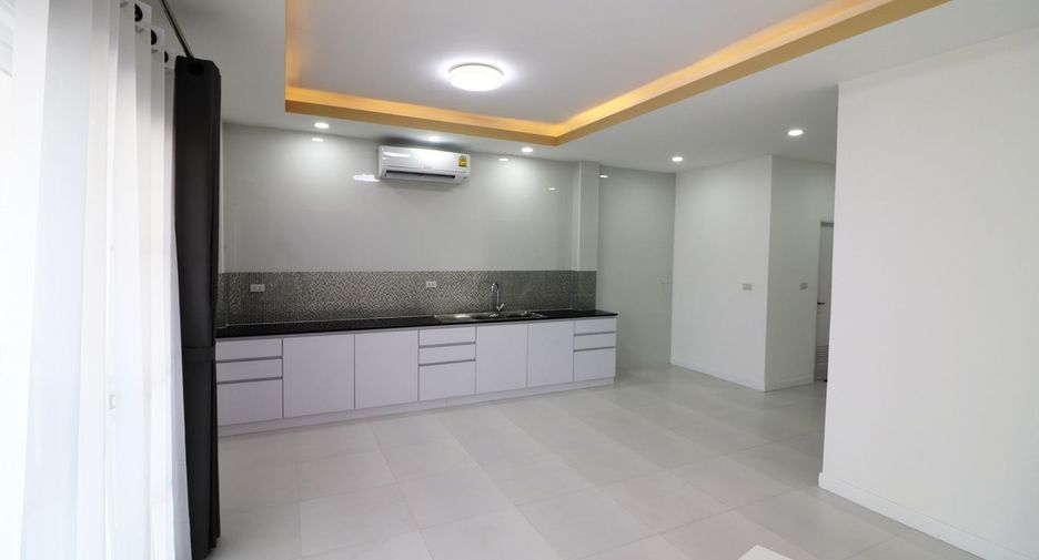 For sale 4 bedrooms house in Chum Phae, Khon Kaen