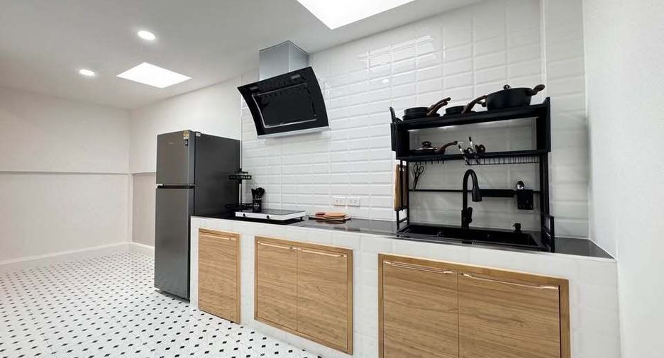 Casa en alquiler de 3 habitaciones en Mueang Phuket, Phuket