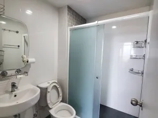 À vendre 1 chambre condo à Bang Khun Thian, Bangkok