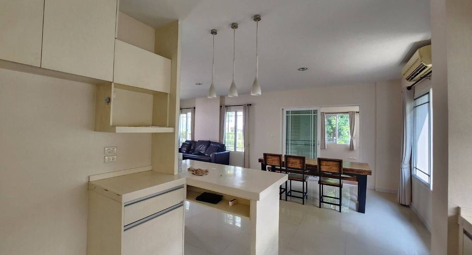 Casa en alquiler de 4 habitaciones en Mueang Chiang Mai, Chiang Mai