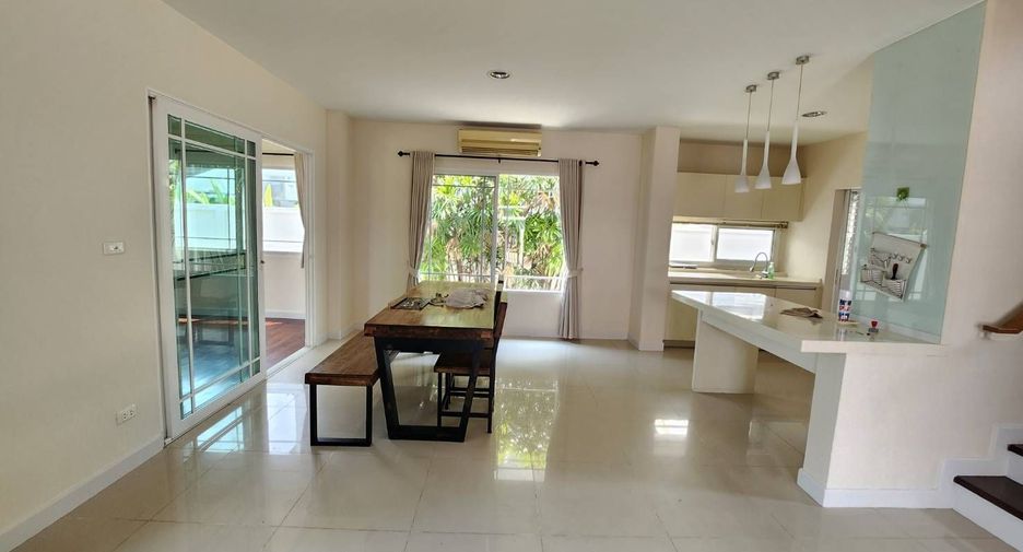 Casa en alquiler de 4 habitaciones en Mueang Chiang Mai, Chiang Mai