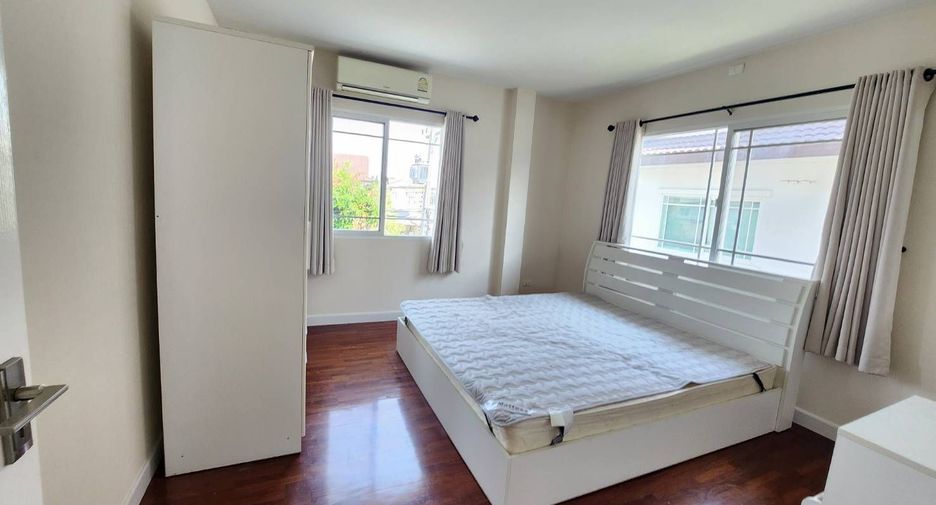 Casa en alquiler de 4 habitaciones en Mueang Chiang Mai, Chiang Mai